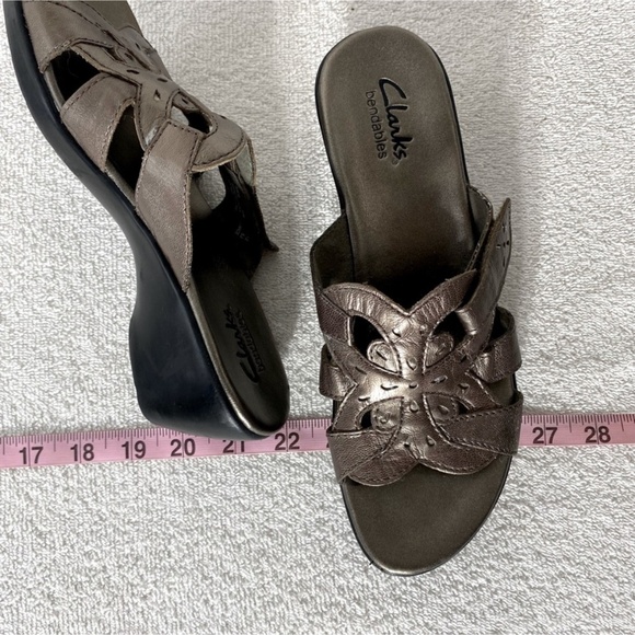 Clark’s Bendables Brown Metallic Leather Slip On Sandals 6.5 - Picture 13 of 14